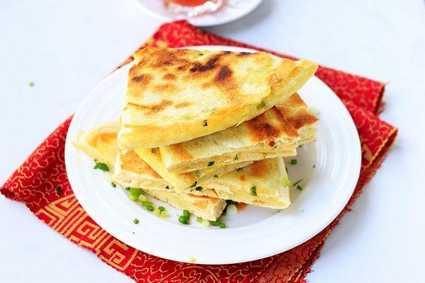 教你在家用电饼铛摊煎饼，教你在家用电饼铛摊煎饼视频（各种煎饼一次搞定）