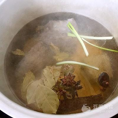 卤牛肉的制作方法，卤牛肉的制作方法和步骤（自制卤牛肉的做法）