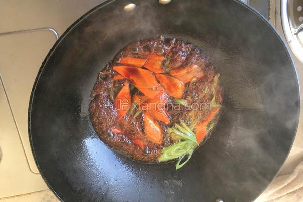 制作白菜炒木耳的方法，木耳白菜功效（白菜炒木耳）