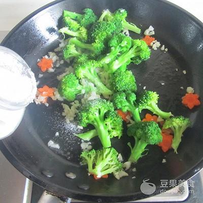 炒蒜蓉的做法，蒜蓉炒西兰花的做法