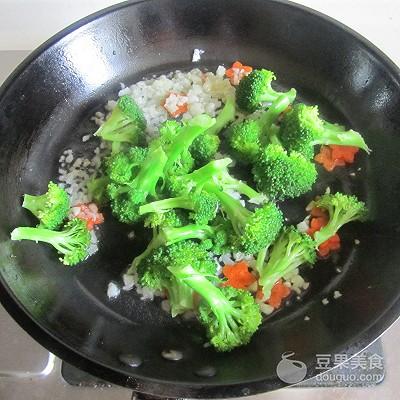 炒蒜蓉的做法，蒜蓉炒西兰花的做法