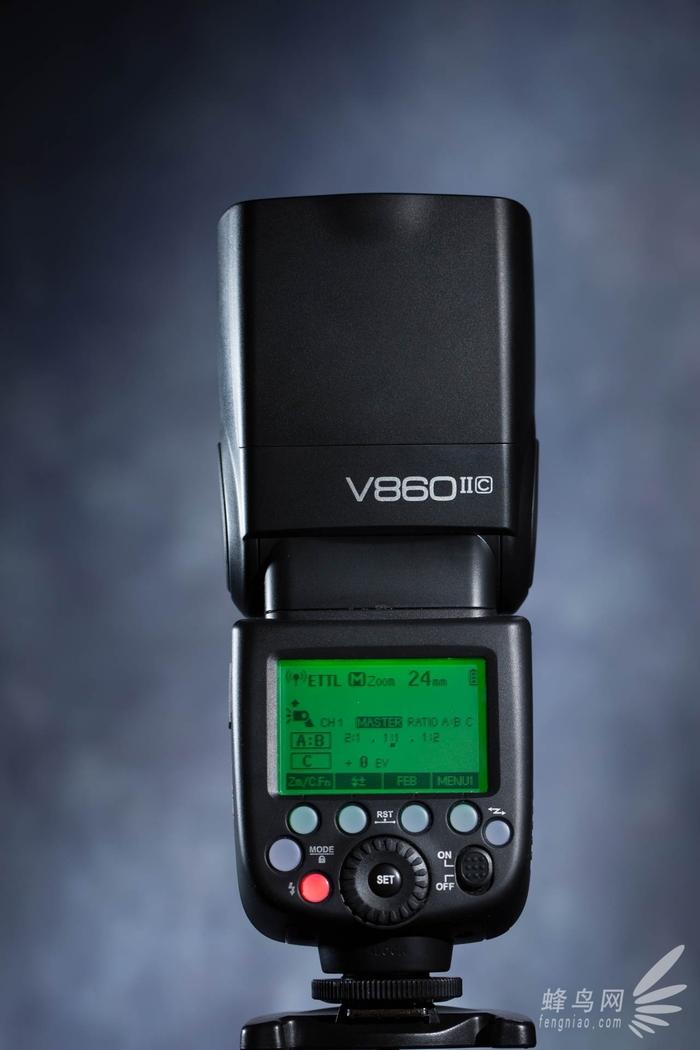 闪光灯眼神光板怎么用，闪光灯眼里的光怎么弄（神牛V860IIC闪光灯试用）