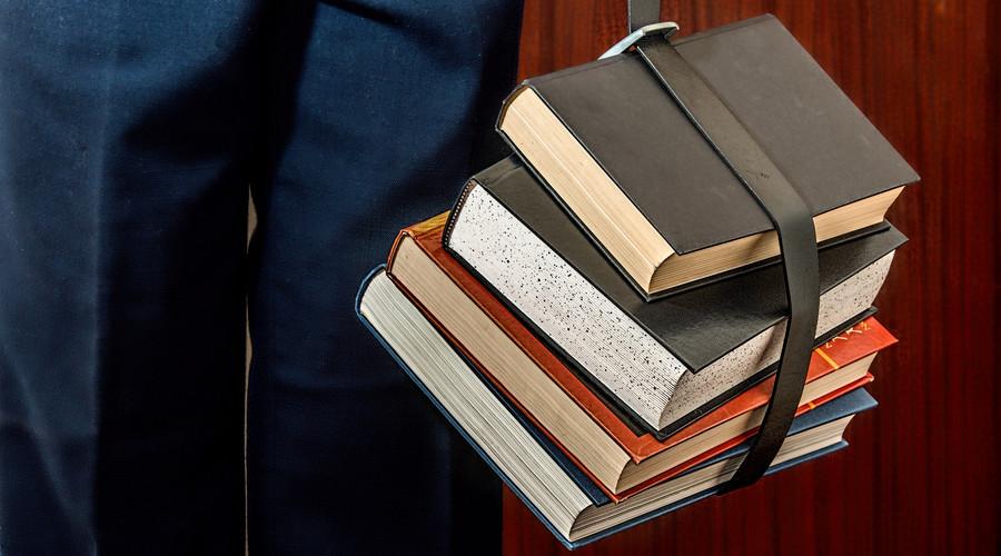 初级会计实务和经济法先学哪个（零基础）