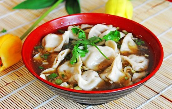 山西饭店里的饺子汤怎么做，正宗的山西牛肉饺子汤怎么做（西安最好吃的酸汤水饺）