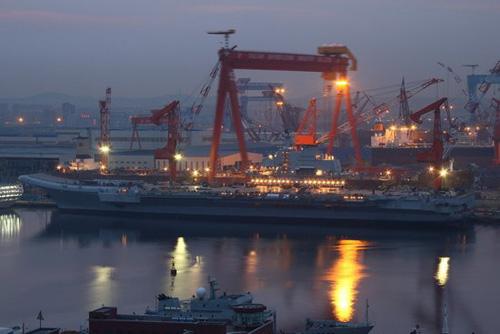 瓦良格号航母回国历程，瓦良格号航母购买真相（中国人应牢记这段自强的历史）