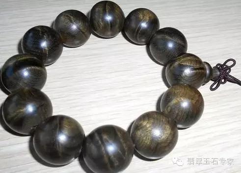 12,金丝楠阴沉木黑酸枝仅次于紫檀和黄花梨,木质结构较细,纹理很清晰