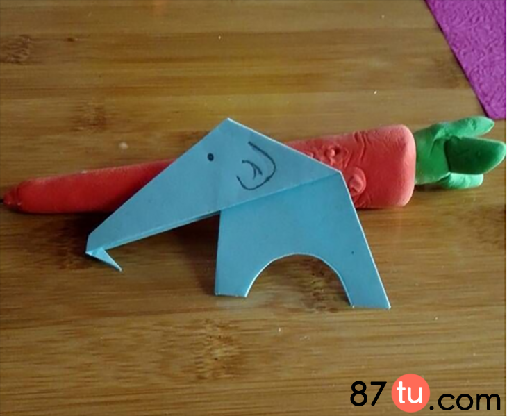 大象折纸步骤图，如何做一只可爱的大象手工折纸（儿童亲子手工简易大象折纸图解教程）