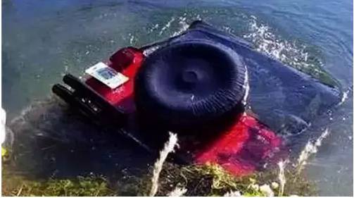 车船使用税多少钱，车船税多少钱（听说交了“车船使用税”的都这么玩儿）