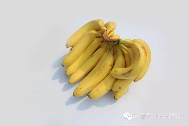 香蕉的功效与作用，香蕉的功效与作用及营养价值（香蕉搭配一物）