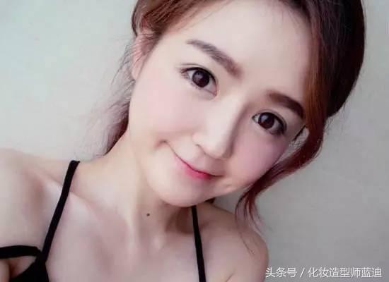 职业淡妆化妆画哪些比较好，女性职业淡妆的主要规范