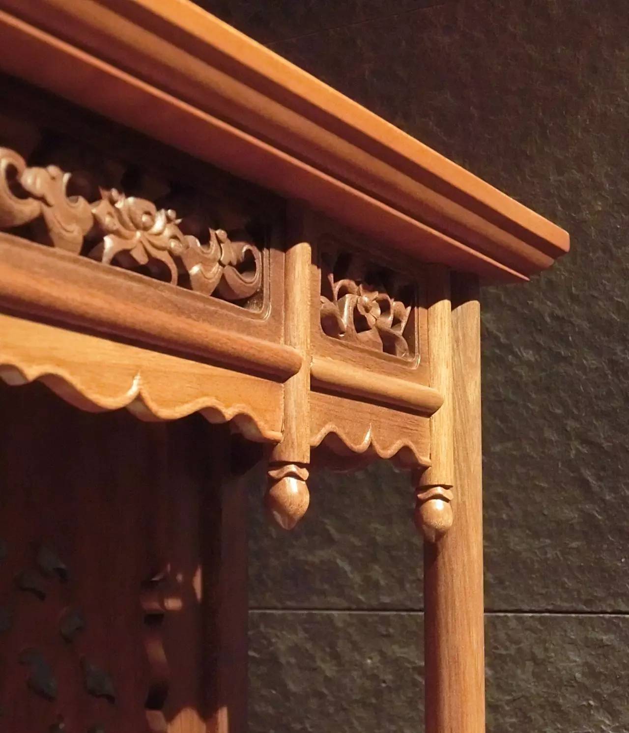 如何摆放佛龛的位置，佛龛摆放位置方向（佛龛：神灵栖居之所<二>）