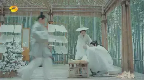 凤玄宫殇讲的啥，凤玄宫殇（3.0分这么雷剧很久没见到了）