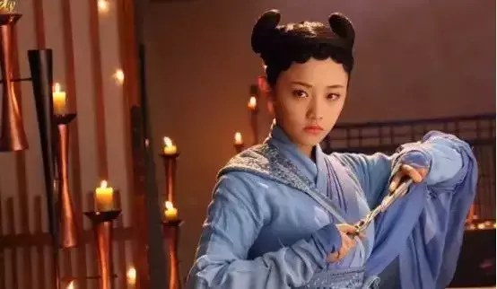 凤玄宫殇讲的啥，凤玄宫殇（3.0分这么雷剧很久没见到了）