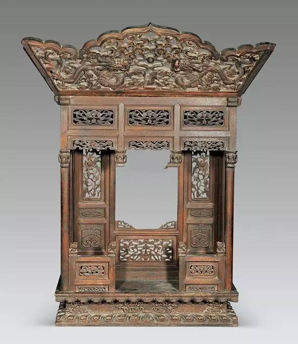 如何摆放佛龛的位置，佛龛摆放位置方向（佛龛：神灵栖居之所<二>）