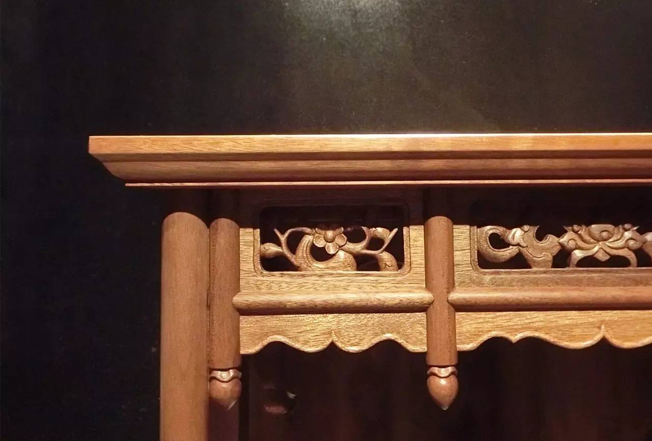 如何摆放佛龛的位置，佛龛摆放位置方向（佛龛：神灵栖居之所<二>）