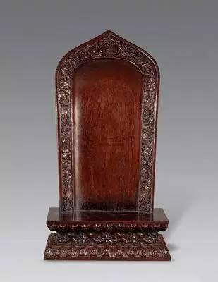 如何摆放佛龛的位置，佛龛摆放位置方向（佛龛：神灵栖居之所<二>）