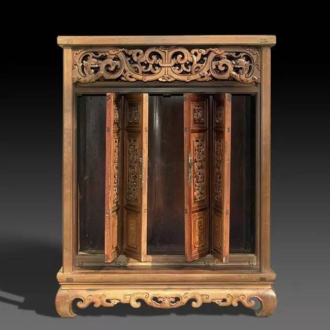 如何摆放佛龛的位置，佛龛摆放位置方向（佛龛：神灵栖居之所<二>）