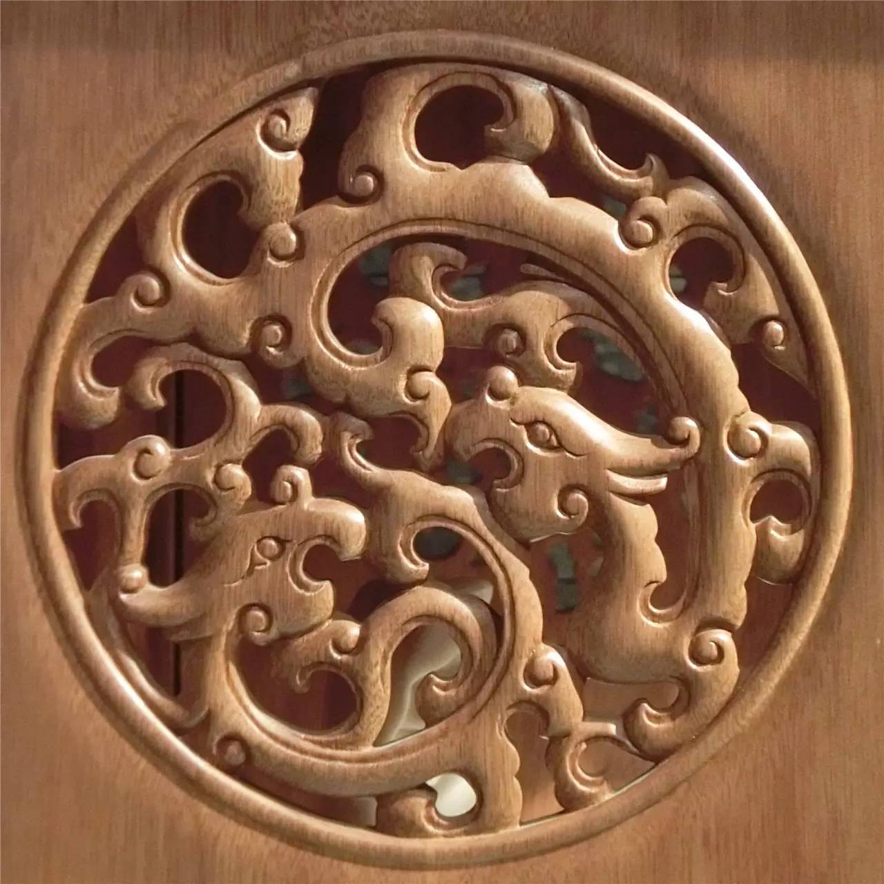 如何摆放佛龛的位置，佛龛摆放位置方向（佛龛：神灵栖居之所<二>）