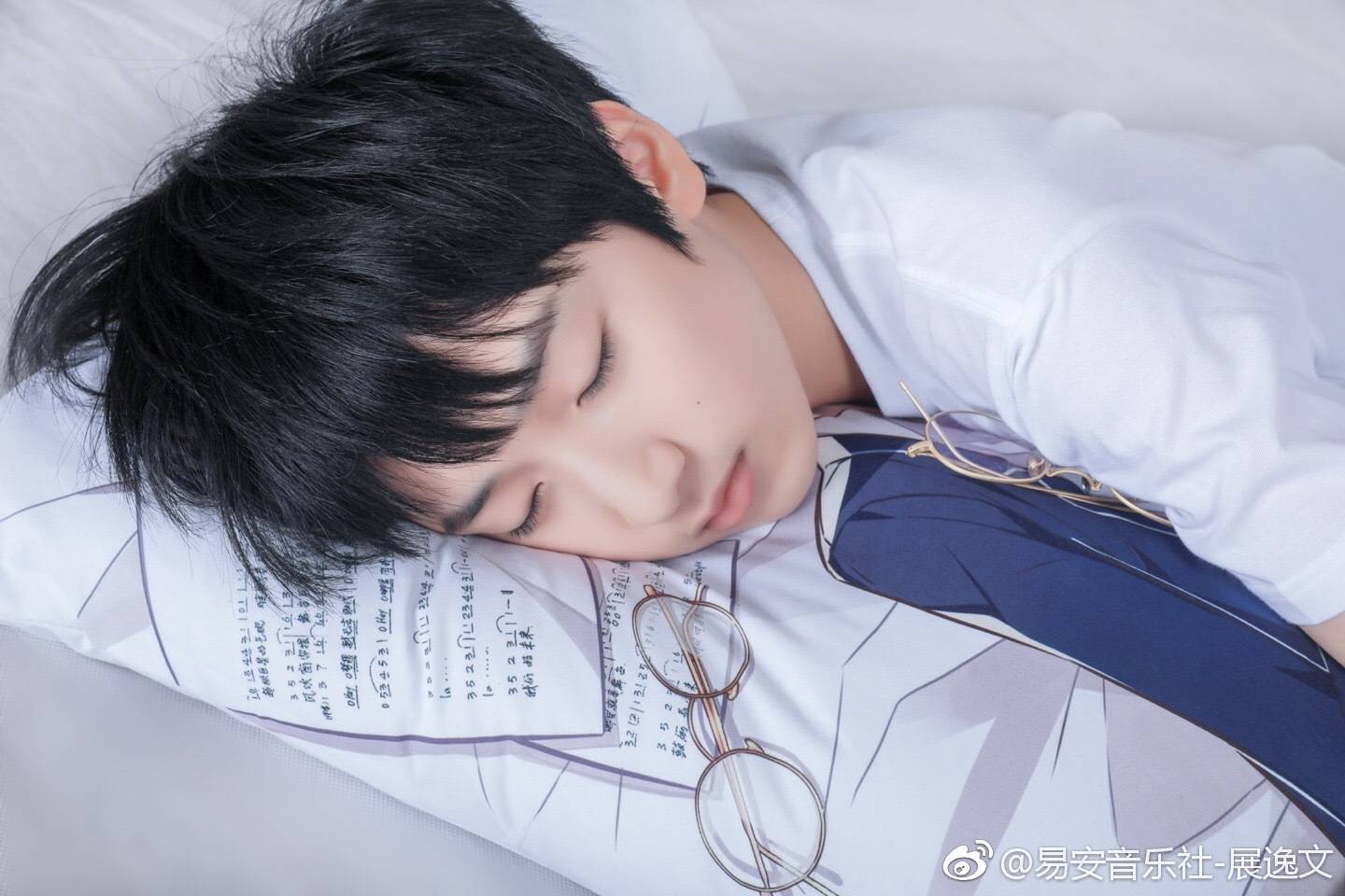 展逸文怎么退出了易安,易安音乐社——财阀展逸文(严浩翔) - 玉三网