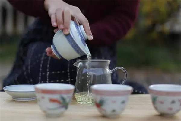 泡茶水温多少度合适，不同茶类的泡茶水温