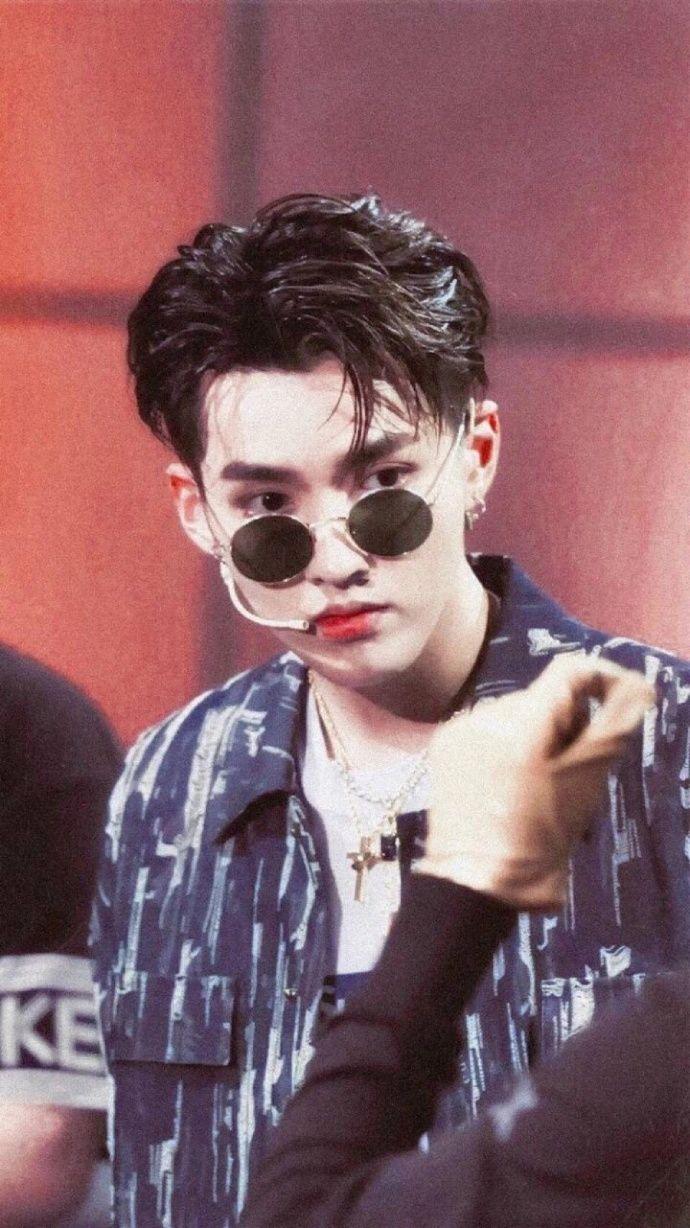 吴亦凡高清图片   凡，此生挚爱゜，此生至爱和此生挚爱（吴亦凡高清壁纸来袭）