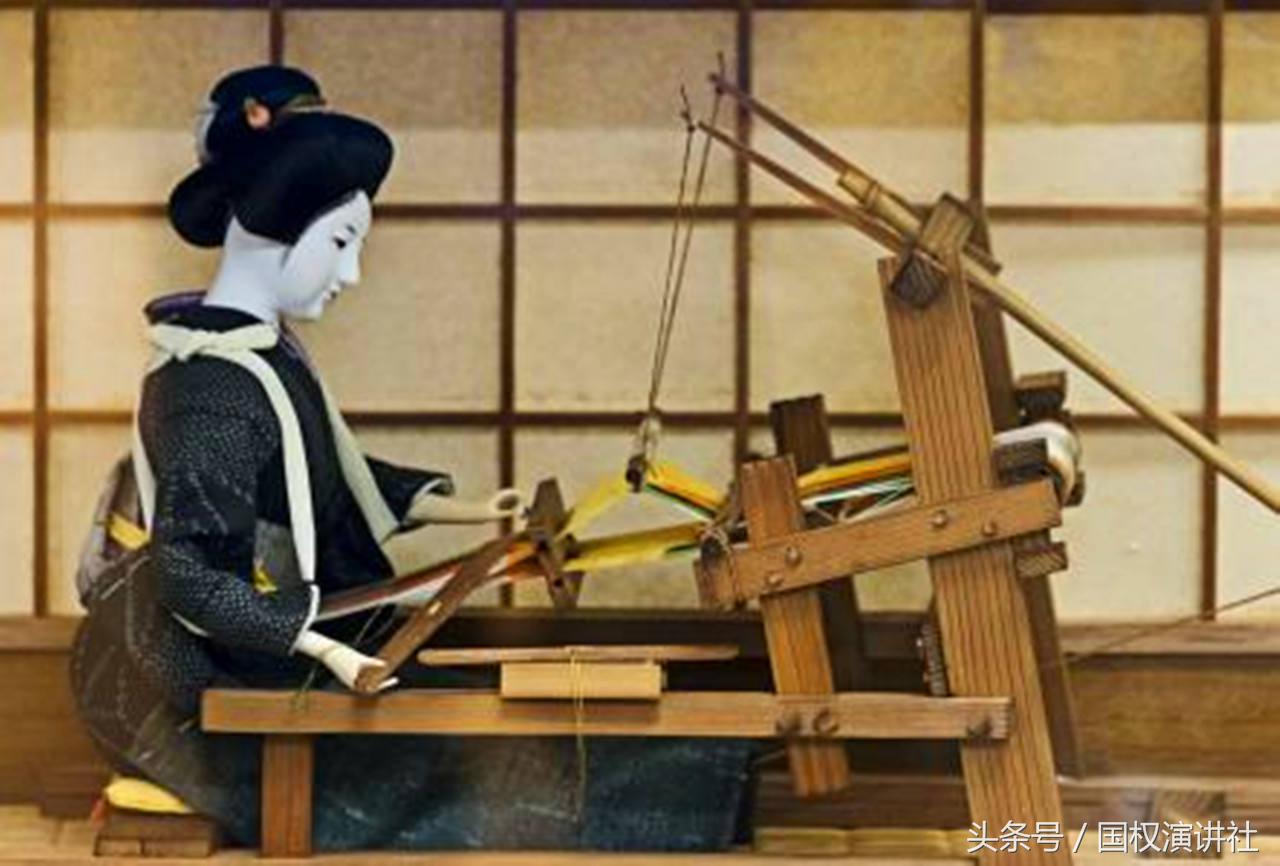 我出生在诸暨大唐里蒋村,这是一个纺织村,家家户户都有织布机.