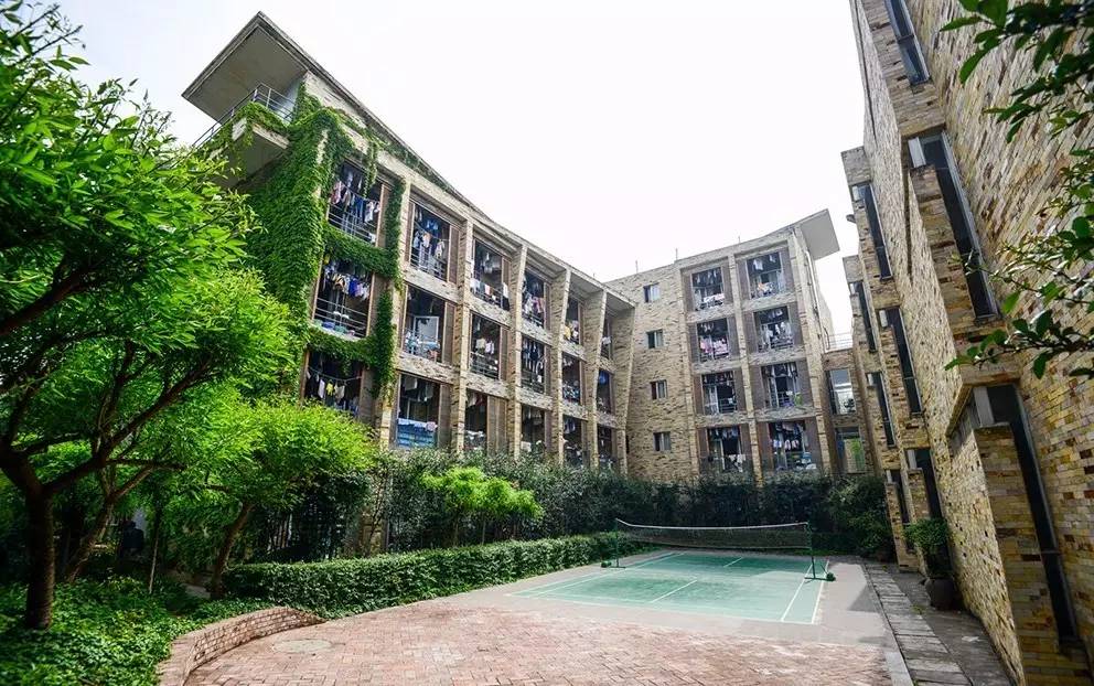 标榜职业技术学院(国际标榜职业学校)