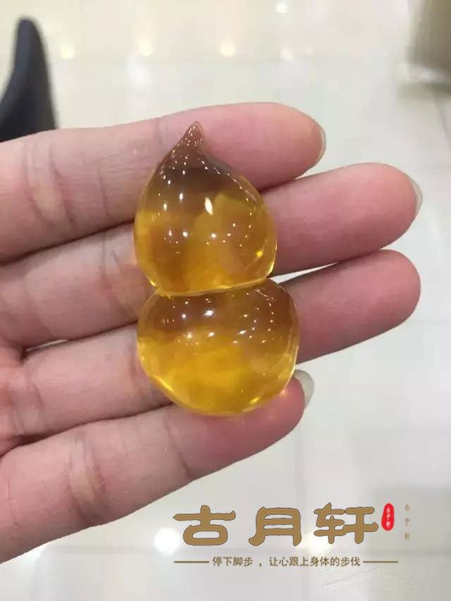 蜜蜡俄料和乌料有啥区别，蜜蜡俄料和乌料有啥区别吗（只在乌克兰琥珀和蜜蜡）