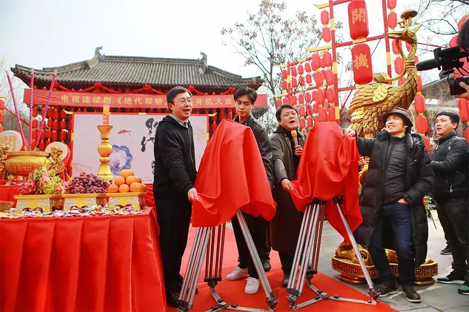 小鱼儿与花无缺演员表，电视剧小鱼儿与花无缺演员表介绍（胡一天演花无缺）