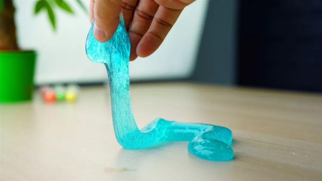 如何自制水晶泥,水晶泥的制作过程(两种材料就能制作百变史莱姆水晶泥