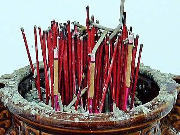 1_三支烟的燃烧吉凶图解大全(点三支烟看吉凶图解) - 珍缘易学
