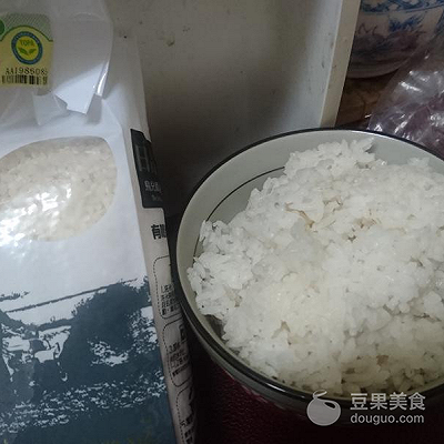 洋葱蛋炒饭做法窍门，快手早餐 ， 洋葱蛋炒饭