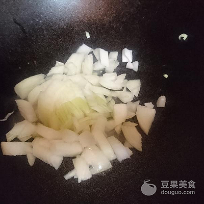 洋葱蛋炒饭做法窍门，快手早餐 ， 洋葱蛋炒饭