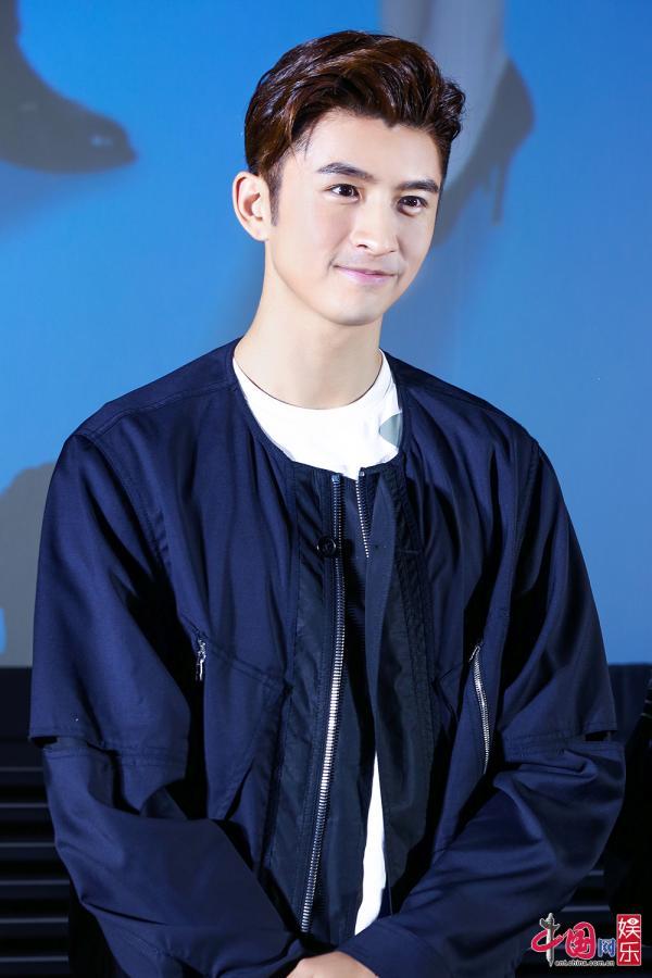 杨幂和黄轩演的是哪部电视剧，杨幂和黄轩演的是哪个电视剧（《亲爱的翻译官》首播点映片）