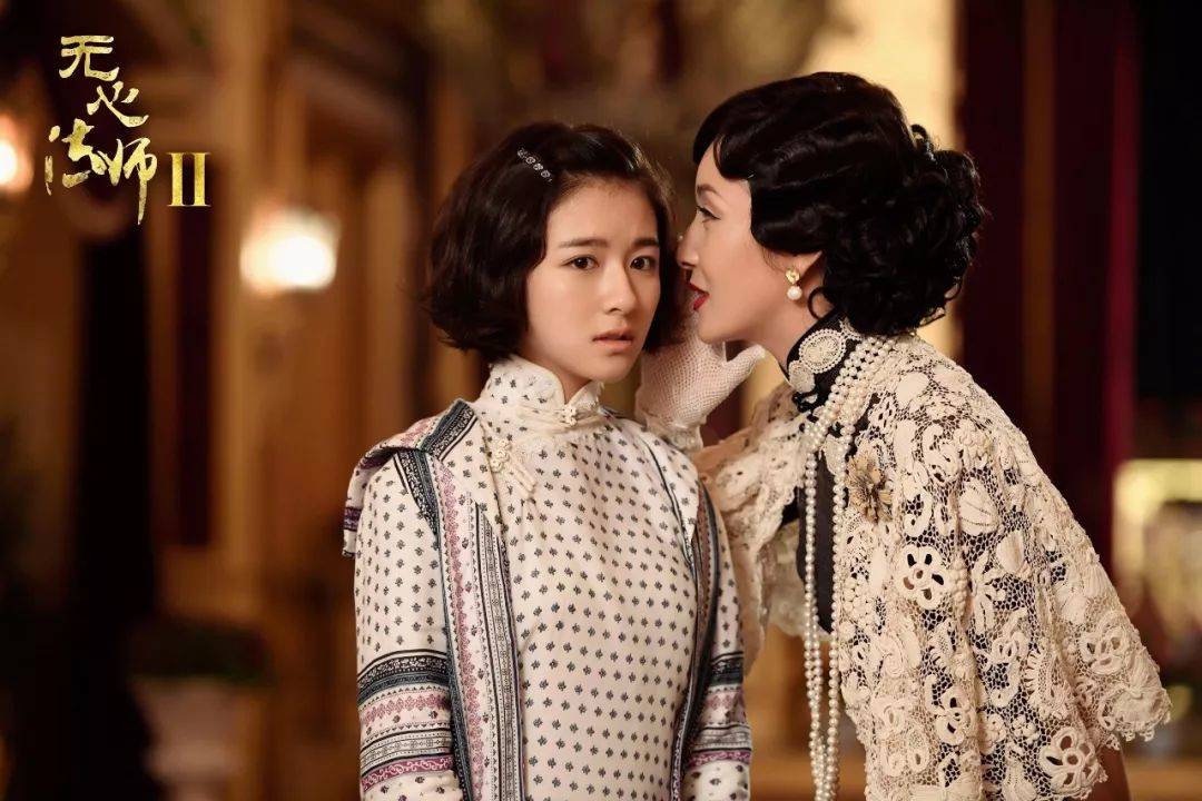 李兰迪也算是童星出道,11岁就演了电视剧,不仅之前就和刘德华,刘蓓等