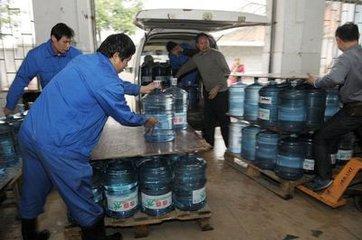桶装水利润(开桶装水店一般需要多少钱)