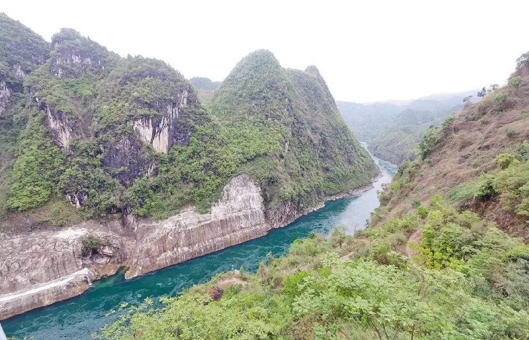 贵州乌江在哪里，贵州乌江在哪里入长江（开贡、炼丹、运盐贵州第一大河乌江）