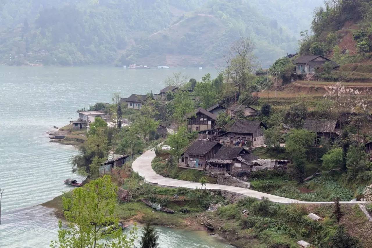 贵州乌江在哪里，贵州乌江在哪里入长江（开贡、炼丹、运盐贵州第一大河乌江）