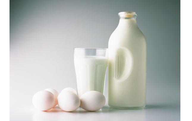 喝纯牛奶会变白吗，喝牛奶会变白吗（90%的女人美白找错了方向）