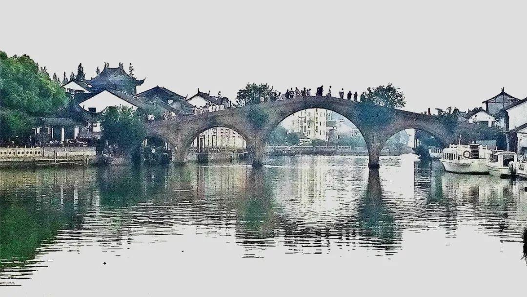 羊驼为什么叫草泥马,羊驼叫草泥马的原因(叫三月烟雨飘摇的江南) 羊驼为什么叫草泥马,羊驼叫草泥马的原因(叫三月烟雨飘摇的江南)