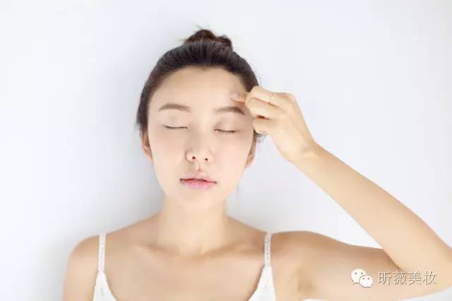 梦妆魔幻活力按摩霜，夜间保养小妙招（那你一定要试试这个）