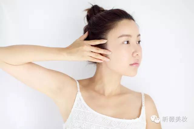 梦妆魔幻活力按摩霜，夜间保养小妙招（那你一定要试试这个）