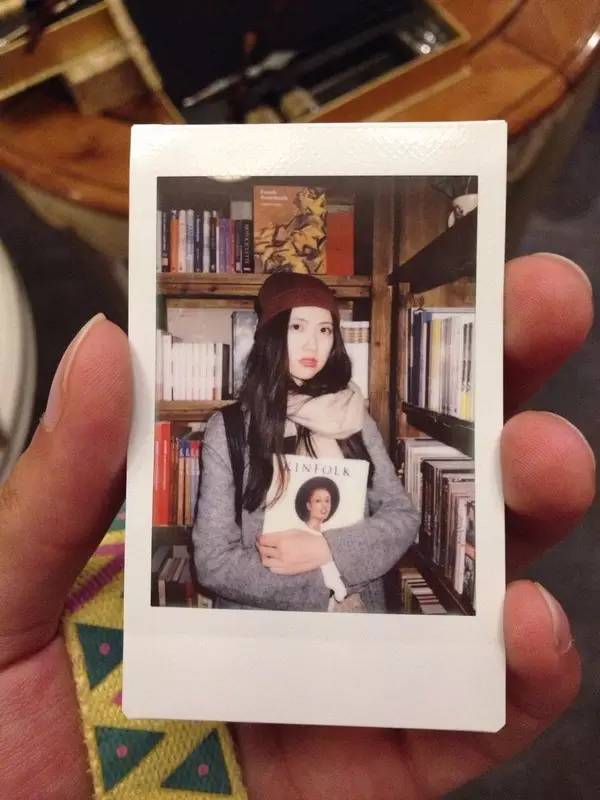 拍立得使用方法，拍立得相机使用方法（怎么用拍立得拍出高质量的照片）