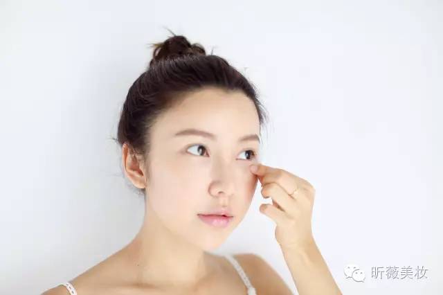 梦妆魔幻活力按摩霜，夜间保养小妙招（那你一定要试试这个）