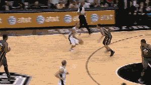 篮球低手上篮的动作要领是什么，篮球低手上篮的动作要领是什么视频（超帅的技能学起来）