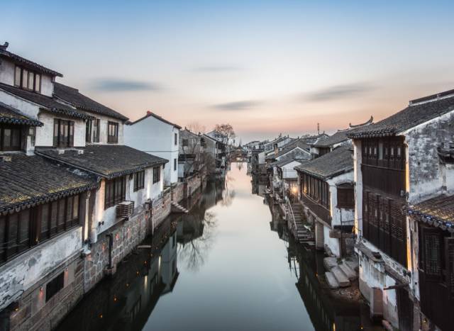 羊驼为什么叫草泥马，羊驼叫草泥马的原因（叫三月烟雨飘摇的江南）