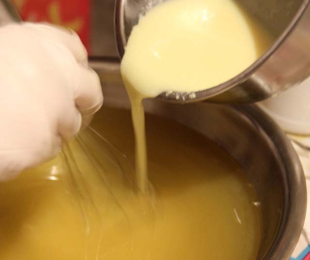 奶皂是什么，奶油皂是什么（用牛奶自制一款美白肌肤的手工皂教程）