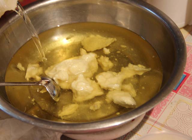 奶皂是什么，奶油皂是什么（用牛奶自制一款美白肌肤的手工皂教程）