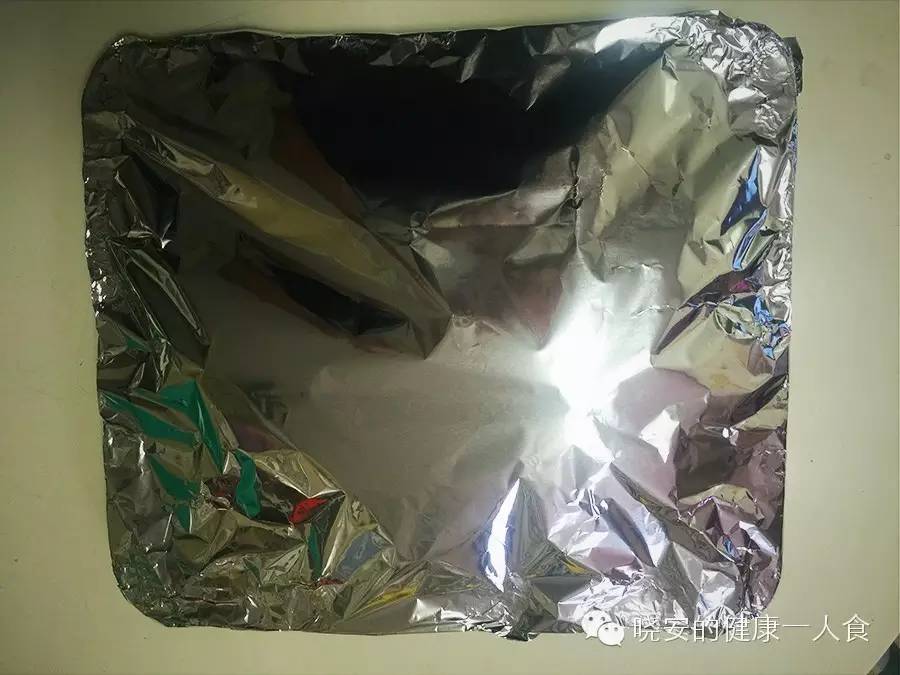 虹鳟鱼的做法，红烧虹鳟鱼的做法（喷香烤鱼在家也能做－韭菜麻辣烤虹鳟鱼）