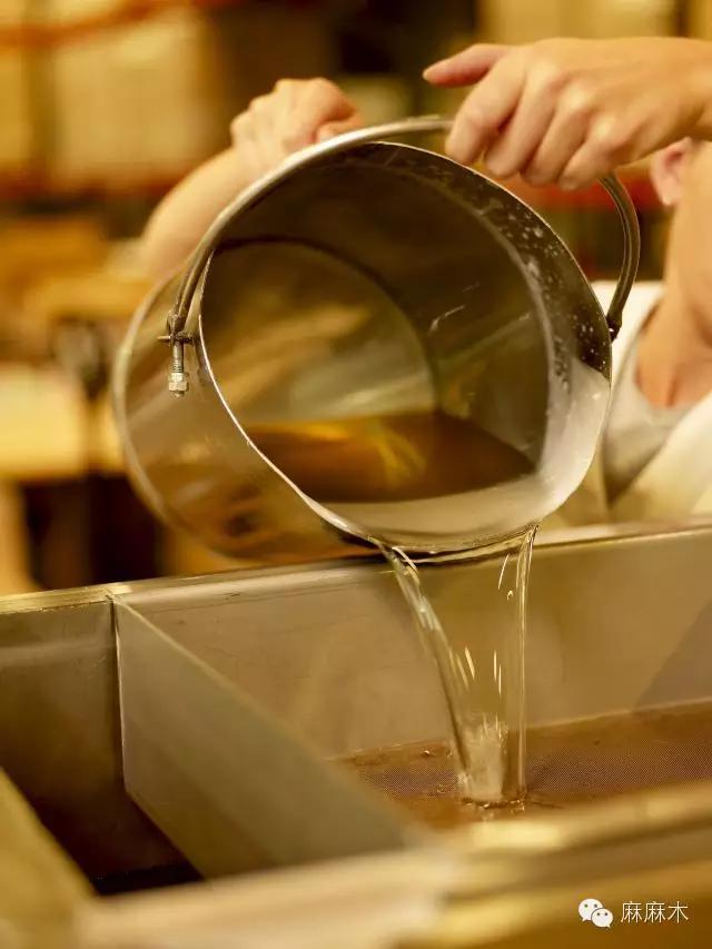 低温蜡烛是干什么用的，低温蜡烛是什么意思（科普，用蜡烛调情）